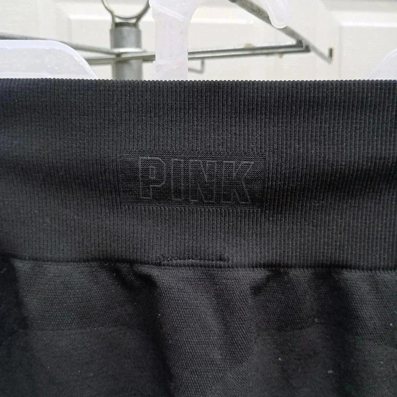 PINK Victoria's Secret Black Leggings Comfortable Stretchy Fit - Picture 3 of 4